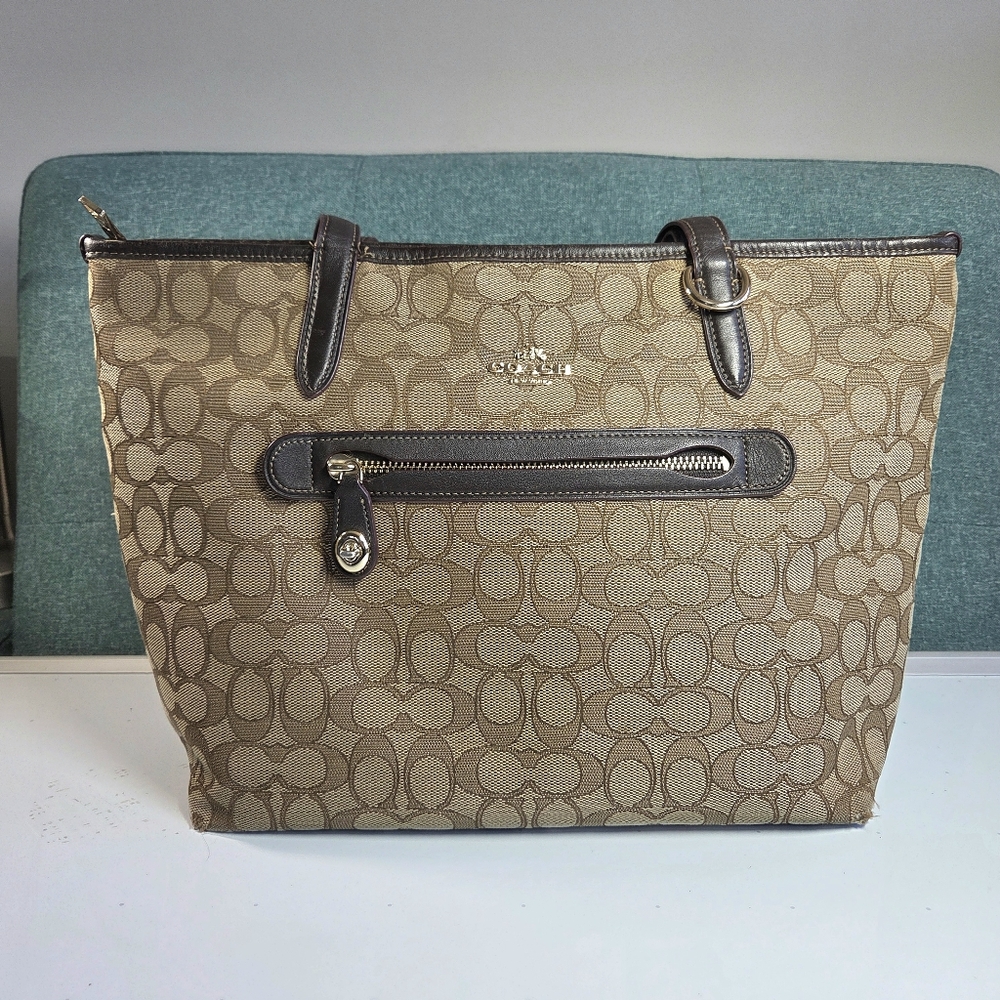 Coach 'Taylor Tote' in Signature Jacquard  Tan & Brown with Gold Hardware - Picture 3 of 15